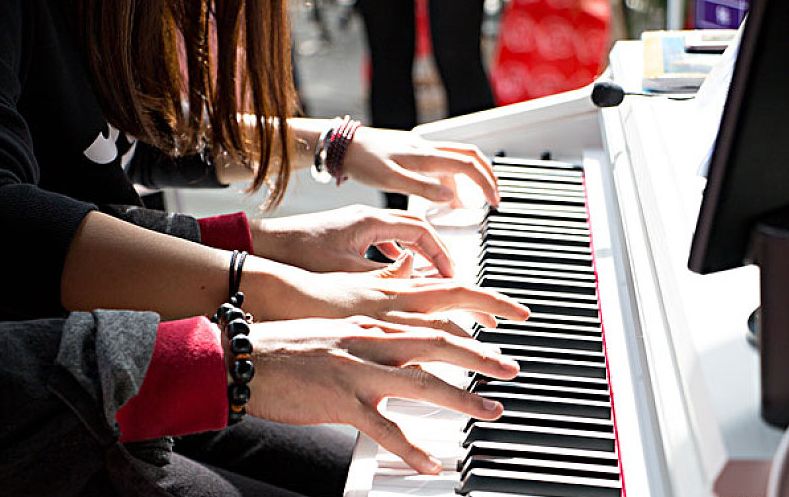 鋼琴年齡最佳學歷是什么_鋼琴最佳學年齡段_學鋼琴的最佳年齡